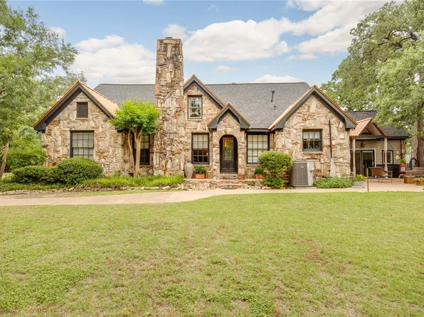 803 Meadow Ln, Bryan, TX 77802