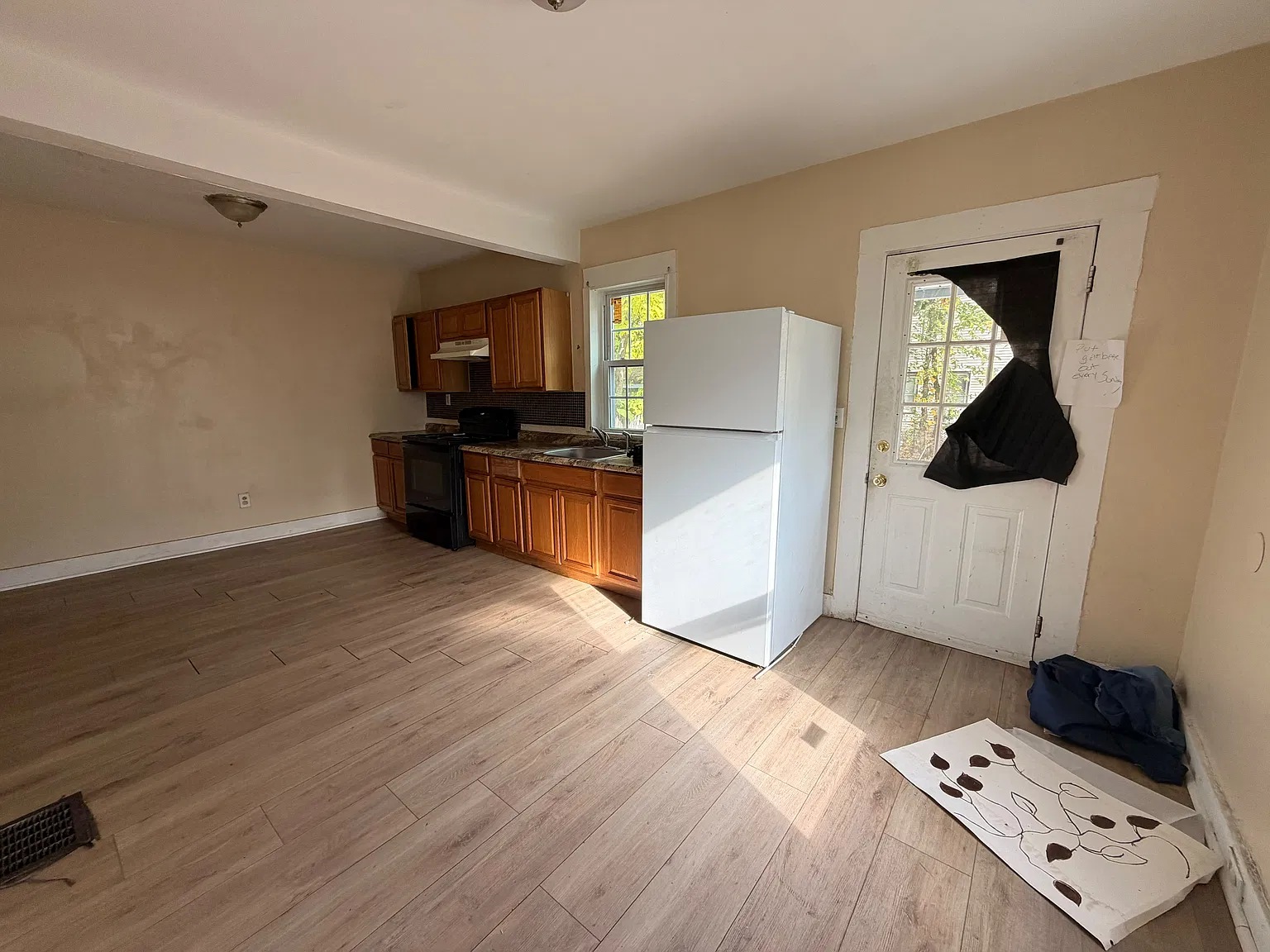 3 bed, $2,300 — Photo 3