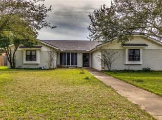 1329 Hemphill Dr, Cleburne, TX 76033