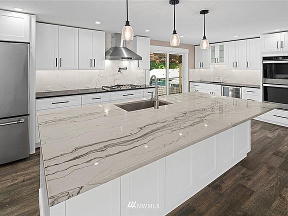 4th image of 2611 Glacier Ct