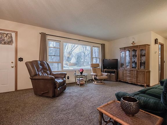 4th image of 6325 Aldrich Ave S