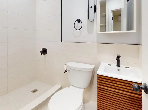 2493 Cambreleng Avenue 1 image 3 of 5