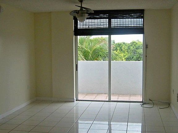 3rd image of 80 S Shore Dr APT 511