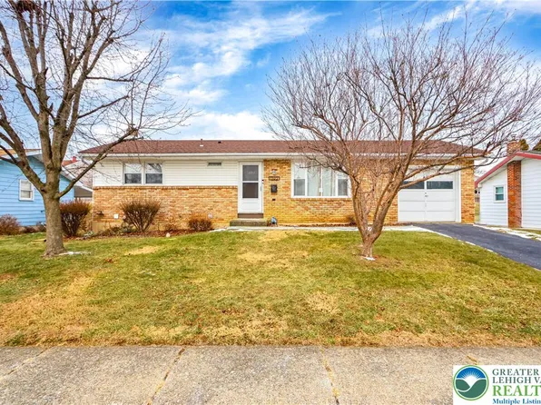 1322 Valley Rd, Bethlehem, PA 18018
