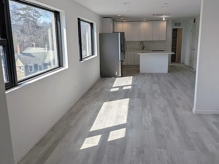 51 Main St #1 — Photo 28