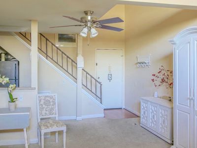 21500 Burbank Blvd APT 319, Woodland Hills, CA, 91367