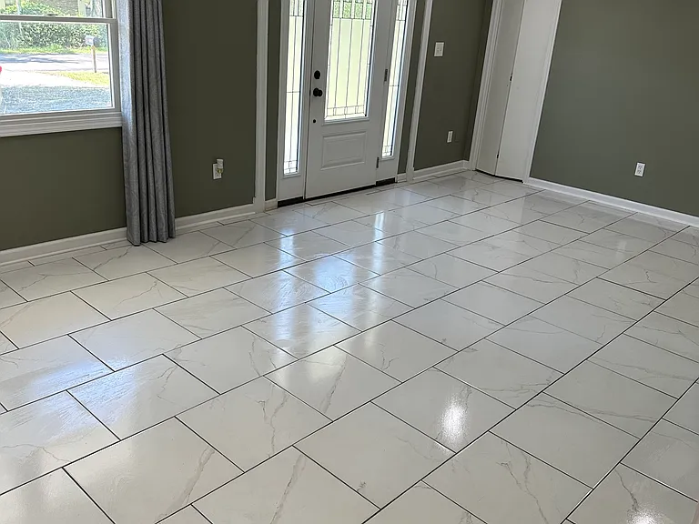 2801 Pine Ridge Dr — Photo 2