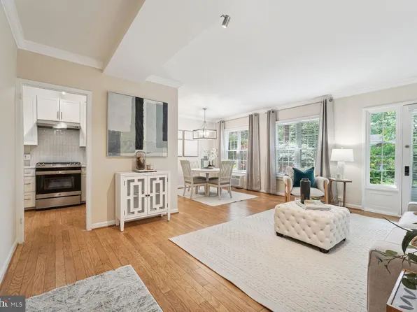 3708 Gunston Rd, Alexandria, VA 22302