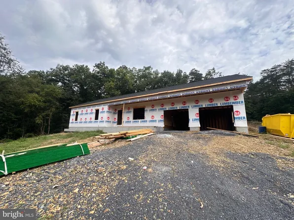 35 Mauve Rd, Hedgesville, WV 25427