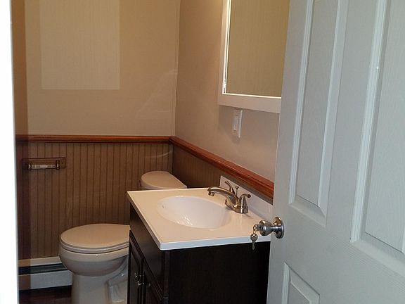 2nd image of 222 N Jefferson St