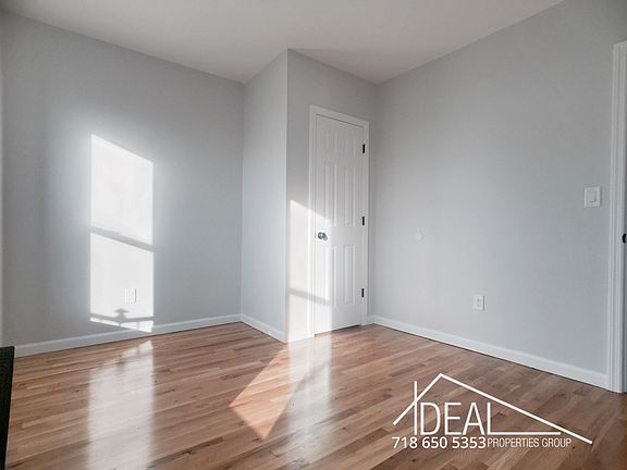 3rd image of 49 Underhill Ave APT 1
