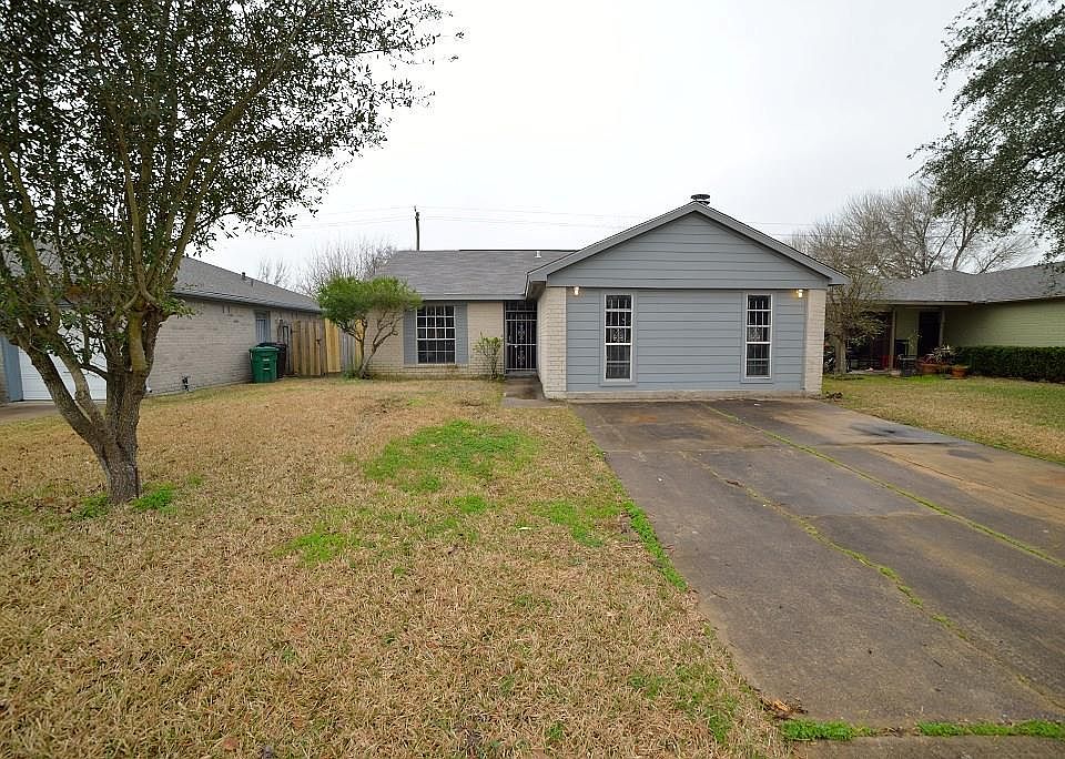 1st image of 3215 Wuthering Heights Dr