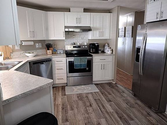 3rd image of 3274 Country Ln