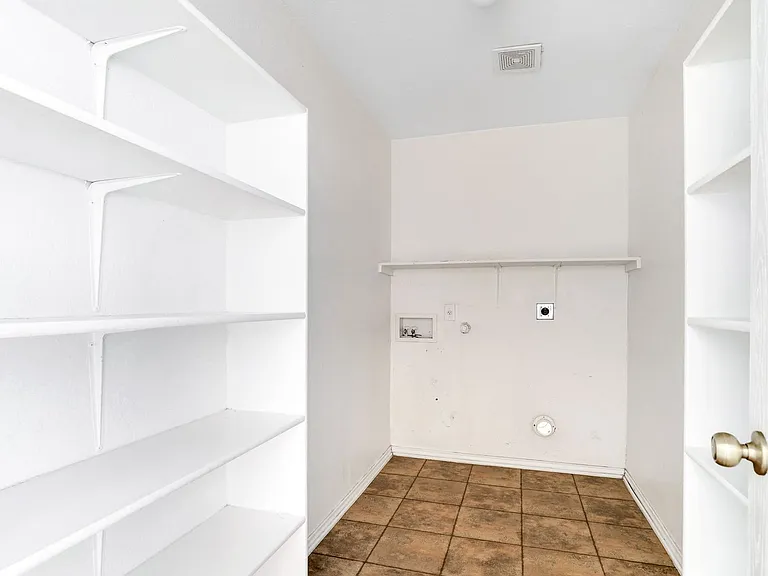 10106 Amber Flora Dr — Photo 9