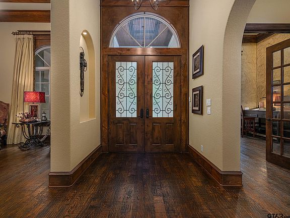 4th image of 2025 Stonegate Valley Dr