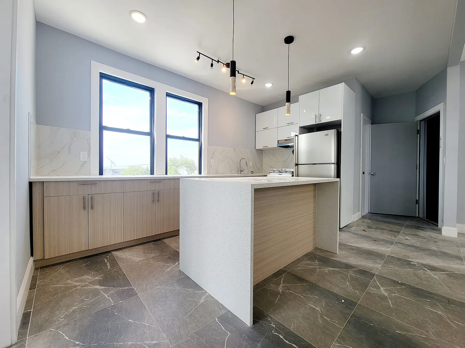 2 bed, $2,100 — Photo 1