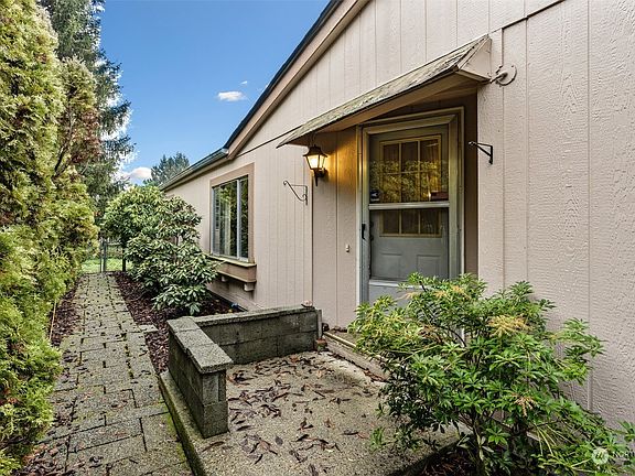 4th image of 5208 Mountain Greens Lane SE