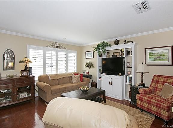4th image of 415 E Broad St APT A2