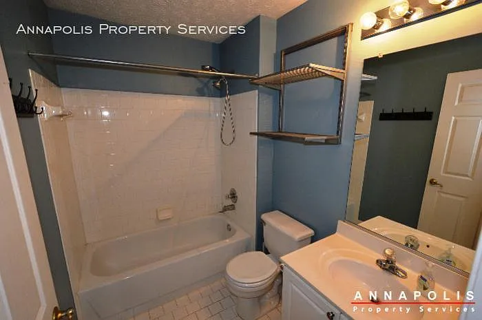 631 Admiral Dr — Photo 10