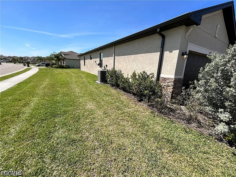 14570 Palamos Cir — Photo 30