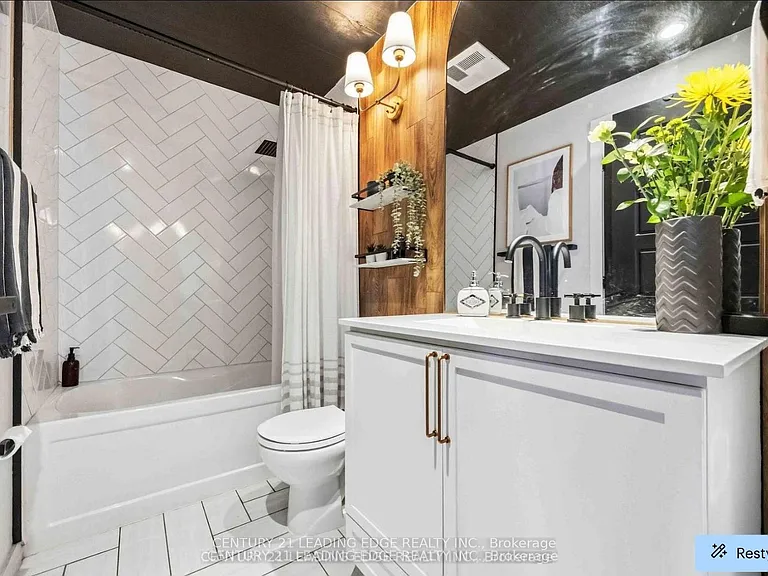 28 Linden St #2203 — Photo 8