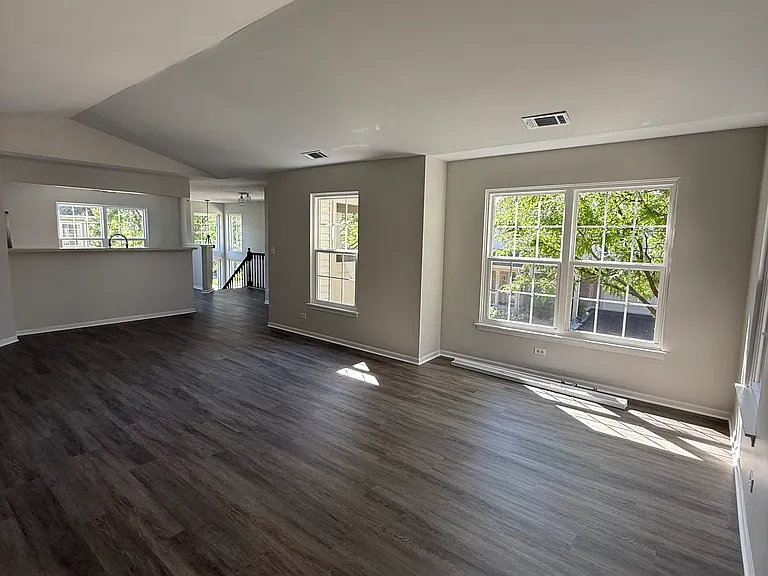 2276 Vanderbilt Dr — Photo 9