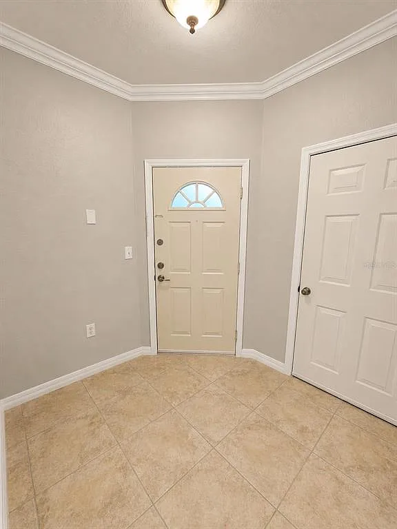 1 bed, 1.0 bath, 1072 sqft, $1,700 — Photo 2