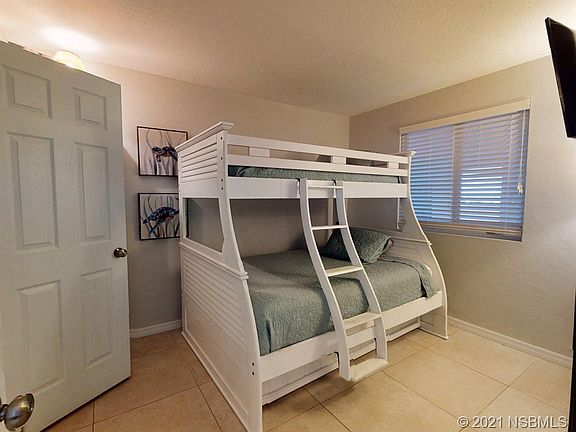 4th image of 421 S Atlantic Ave #405