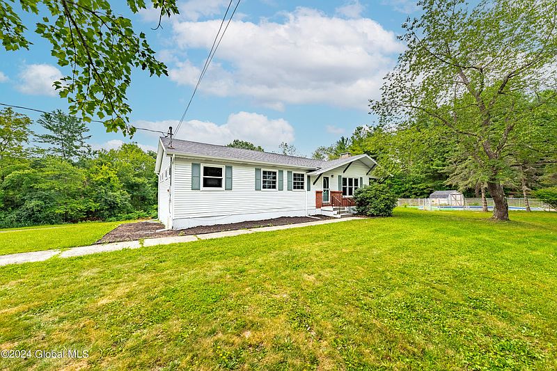2nd image of 2530 Mudge Road