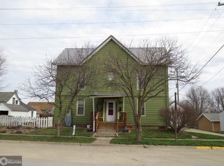 407 E 1st St, Carroll, IA 51401