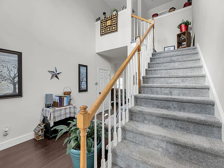 8725 Evangeline Dr — Photo 4
