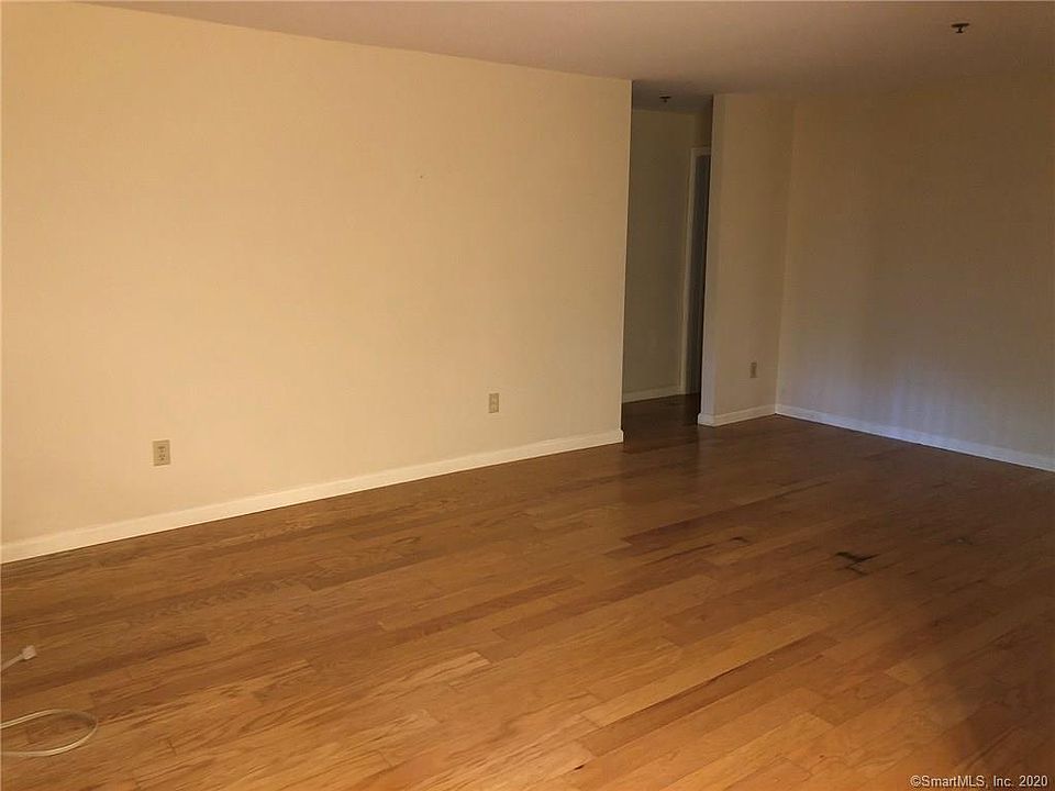 28 Rollingwood Dr Brookfield CT Zillow