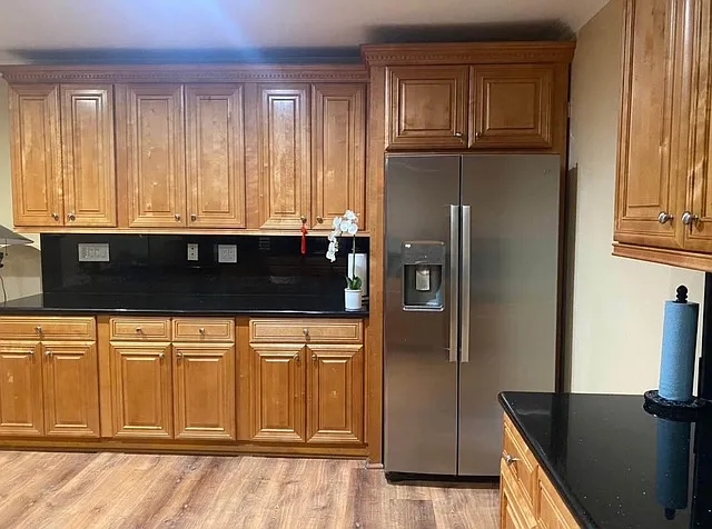 1327 Allen Ave — Photo 2