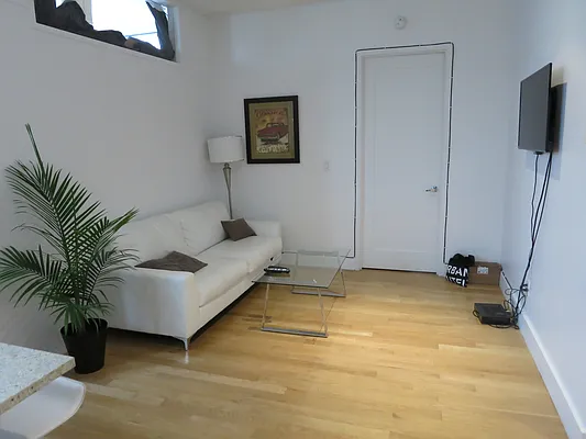 Rented by City View Living | media 75