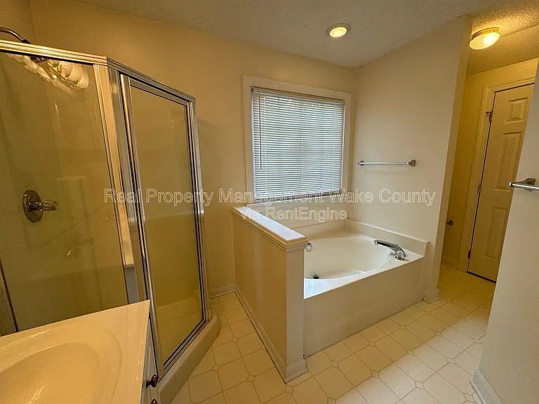 4328 Bartholomew Cir — Photo 27