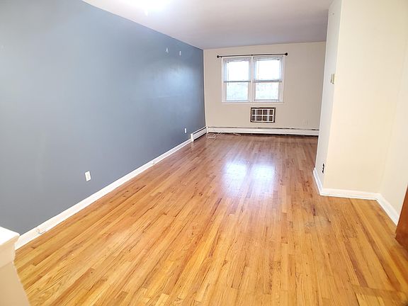 2nd image of 16-34 Clintonville St