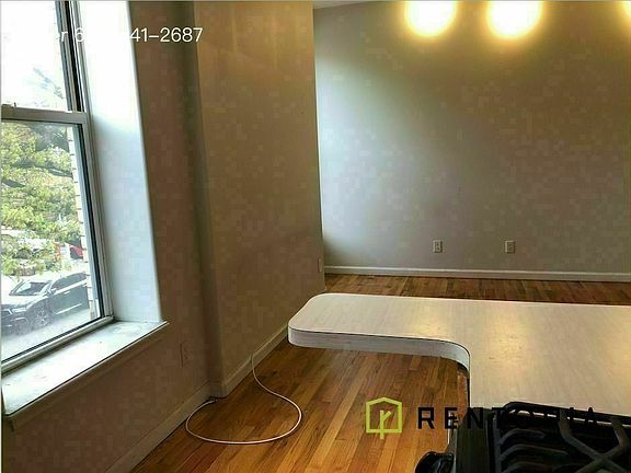 3rd image of 419 Jefferson Ave #2C