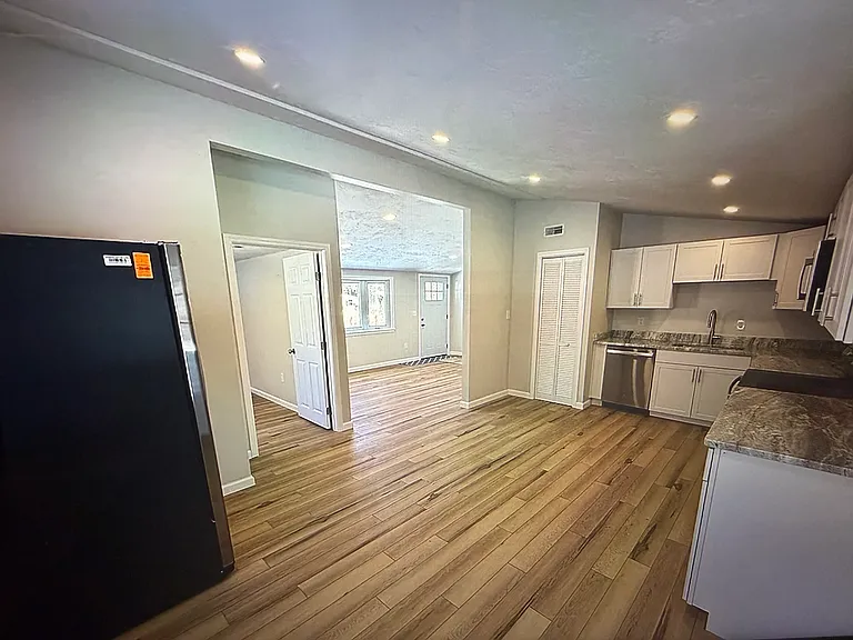 113 Paula Cir #1 — Photo 5