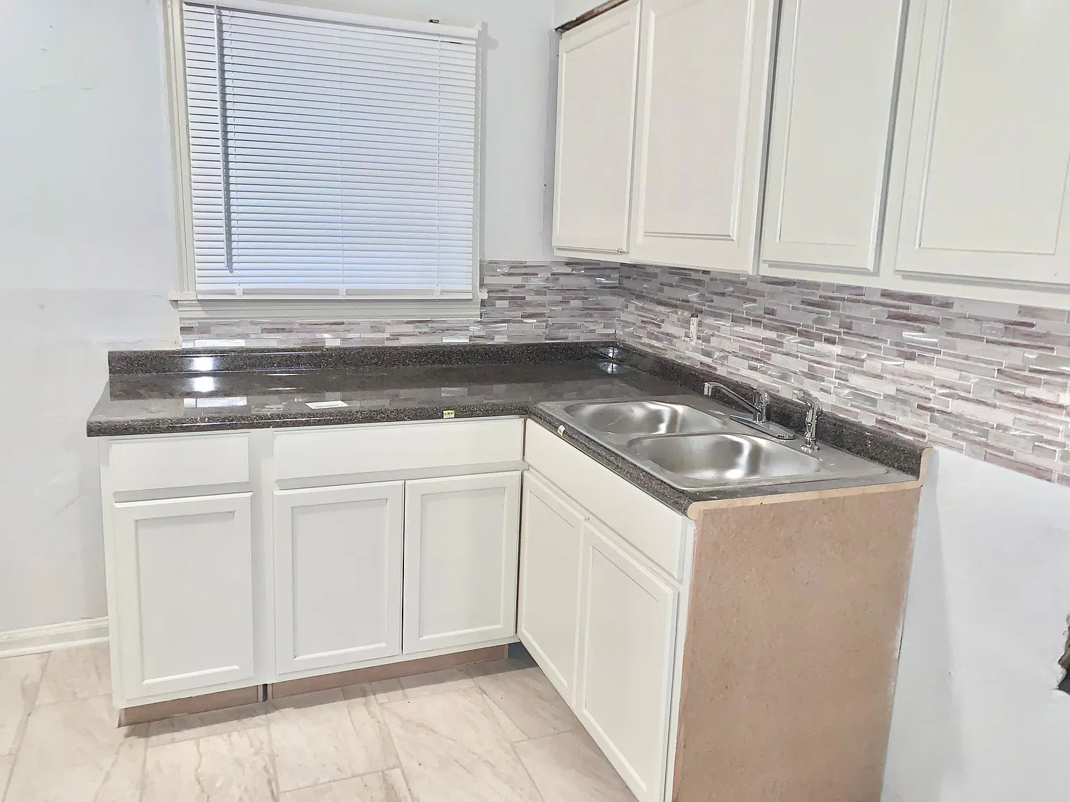 164 Stuart Ave — Photo 2