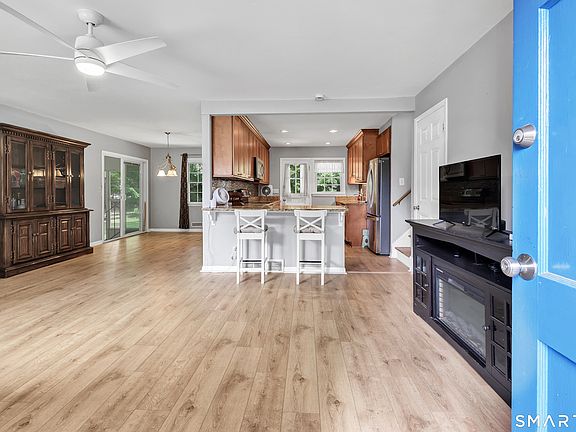 3rd image of 59 Springwood Drive