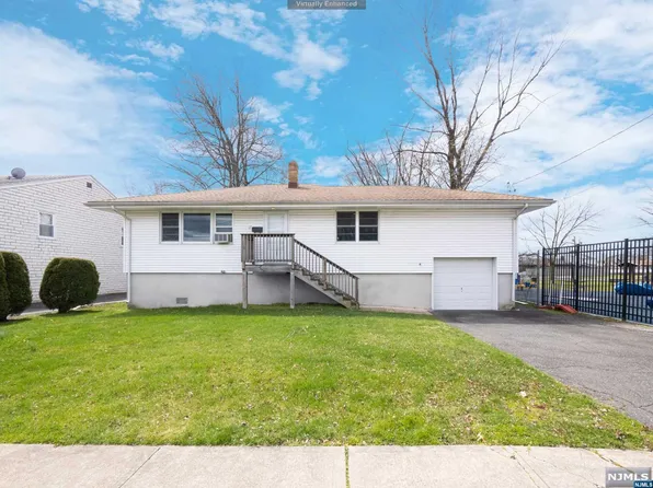 17 Joseph St, Moonachie, NJ 07074