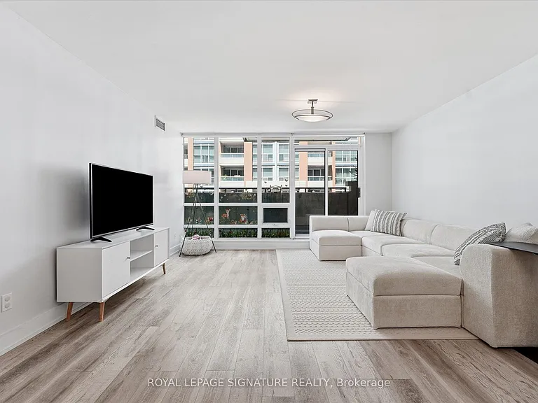 263 Wellington St W #301 — Photo 1