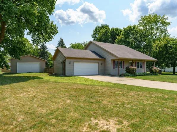 284 N 4th St, Vicksburg, MI 49097