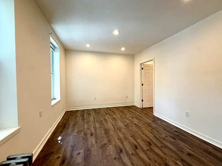 579A Mac Donough St #2 — Photo 4
