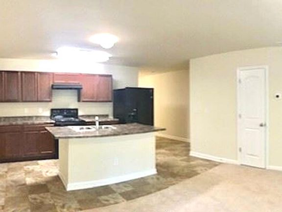 3rd image of 1135 Magnolia Gardens Walk