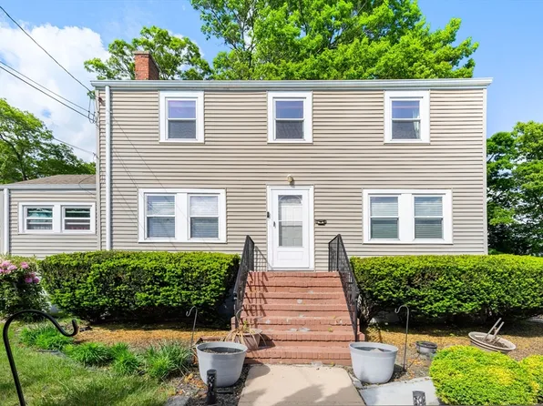 35 Birchcroft Rd, Hyde Park, MA 02136