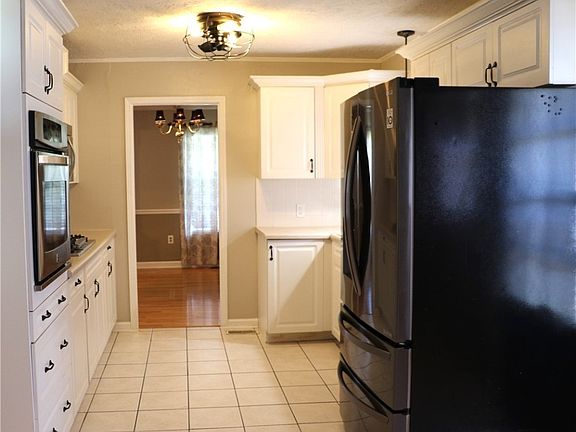5th image of 3590 Rosewood Dr