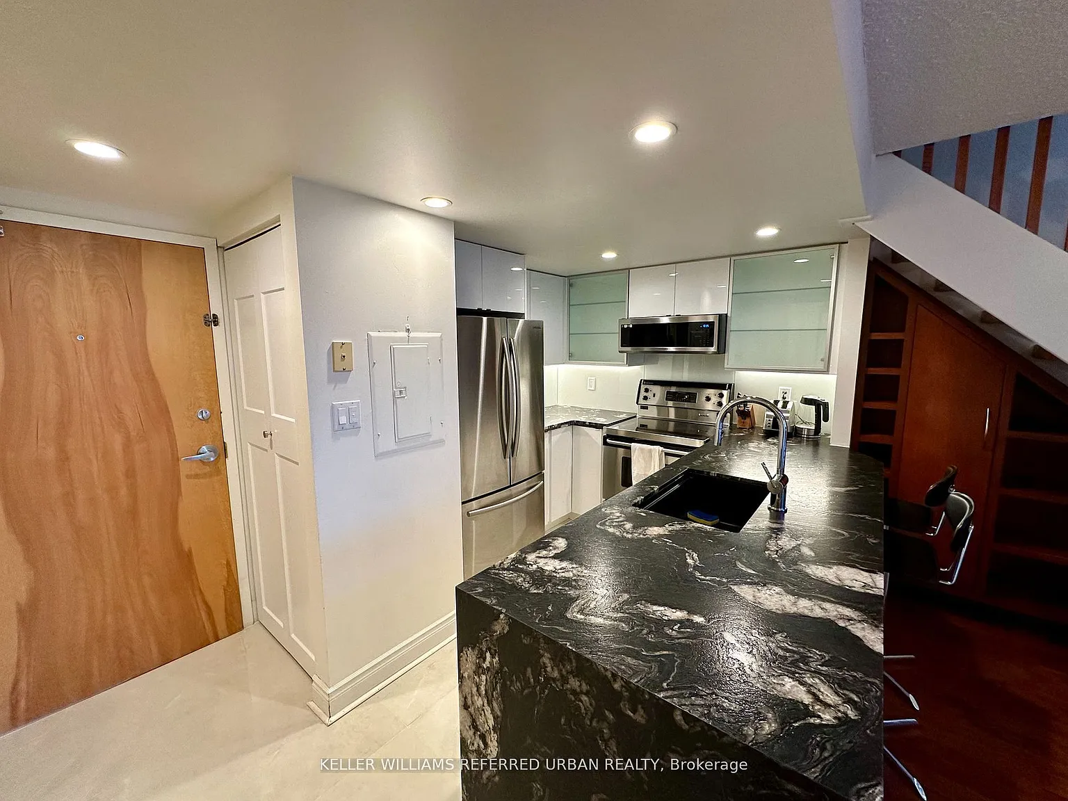 2 bed, $4,000 — Photo 2