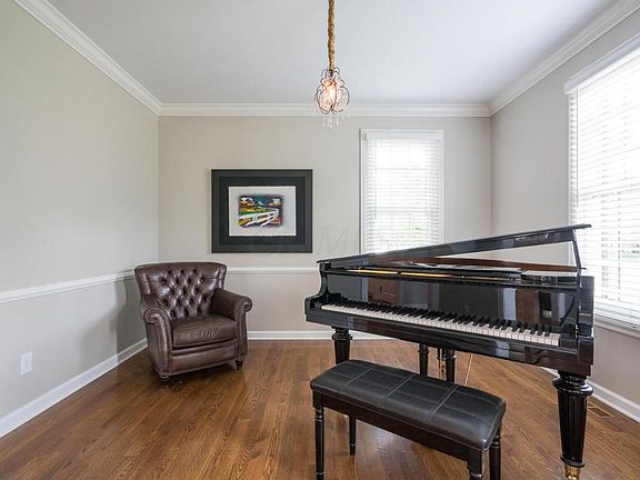 4th image of 3559 Drayton Hall S