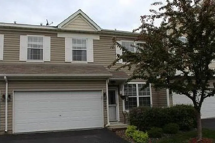 2 bed, 1.5 bath, 1650 sqft, $2,350 — Photo 2